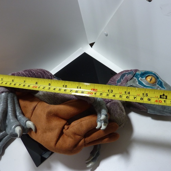 Jurassic World REALFX Baby Blue - Realistic Dinosaur Toy Movements NOT TESTED - Picture 4 of 7